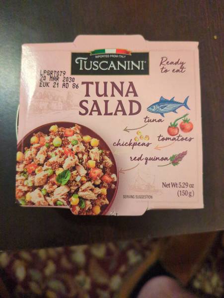 Tuscanini — Tuna Salad with Tomatoes, Chickpeas, and Red Quinoa