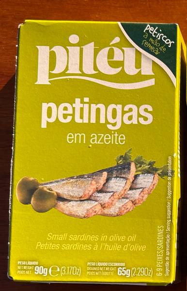 Pitéu — petingas em azeite