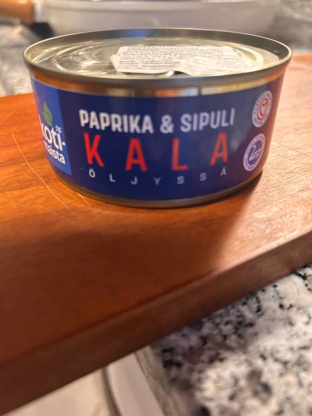 Kotimaista — Paprika sipuli kala öljyssä