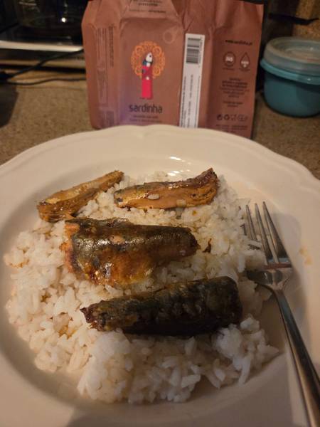 Sardinha — Sardines in olive oil with curry
